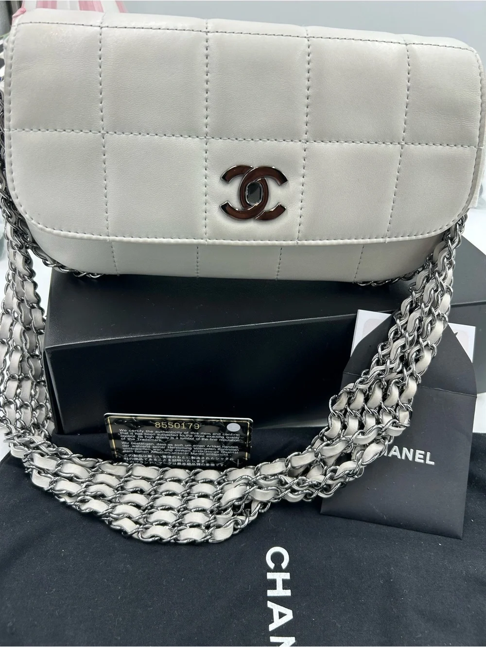 CHANEL absolutely pristine